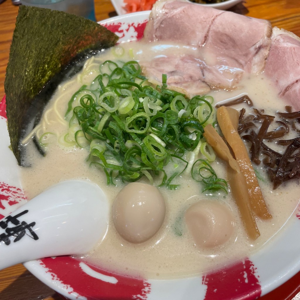 ユーザーが投稿した白豚骨ラーメンセットの写真 - 実際訪問したユーザーが直接撮影して投稿した猪子石原ラーメン専門店長浜豚骨ラーメン一番軒 総本家店の写真