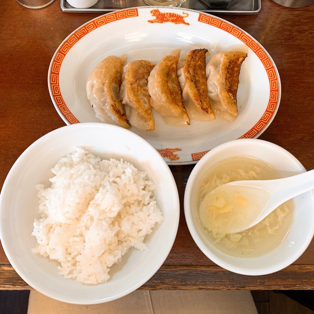 ユーザーが投稿した肉々餃子定食の写真 - 実際訪問したユーザーが直接撮影して投稿した浅草餃子タイガー餃子会舘 浅草別館の写真