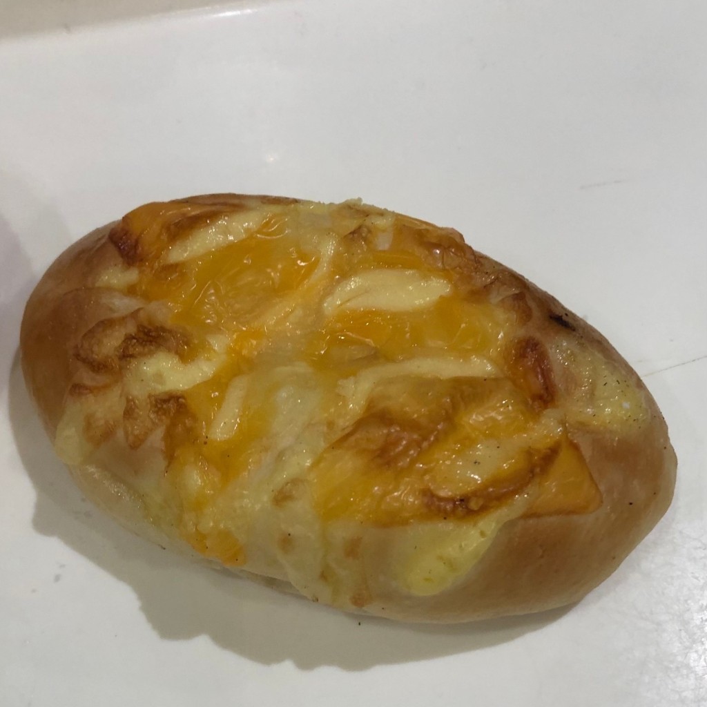 ユーザーが投稿した濃厚ダブルチーズの写真 - 実際訪問したユーザーが直接撮影して投稿した鳳南町ベーカリーヌーベルマリー アリオ鳳店の写真