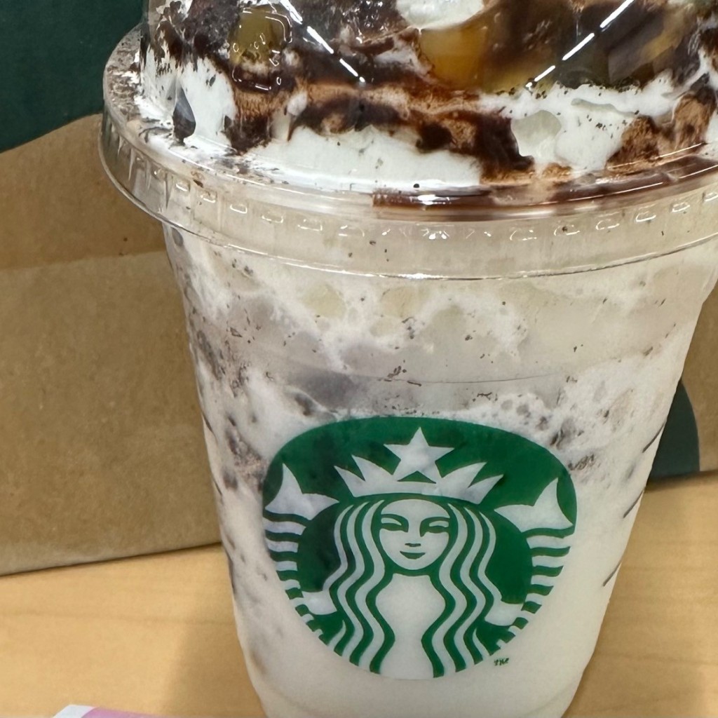 ユーザーが投稿したスヌーピー バニラ クリーム フラペチーノの写真 - 実際訪問したユーザーが直接撮影して投稿した南池袋カフェスターバックスコーヒー 池袋ショッピングパーク南館店の写真