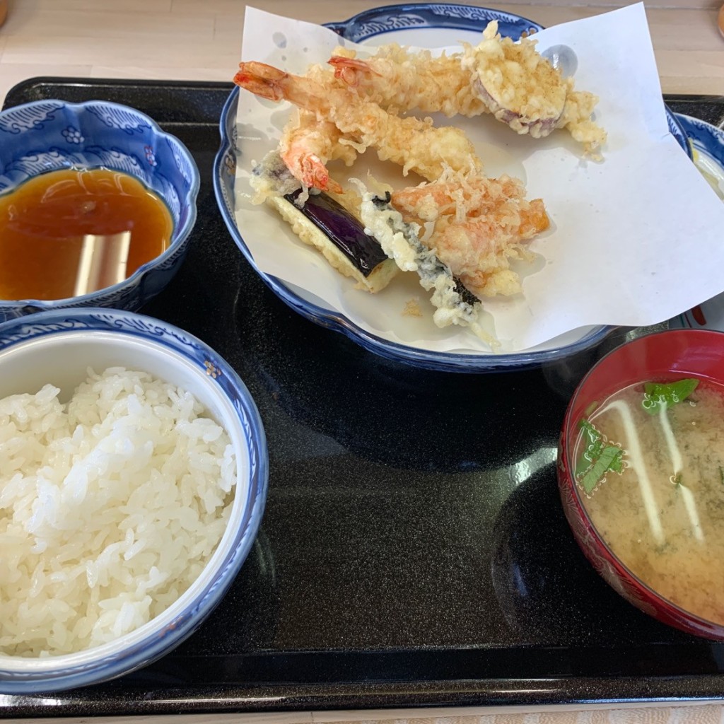 ユーザーが投稿した海老天ぷら定食の写真 - 実際訪問したユーザーが直接撮影して投稿した田町天ぷらいもやの写真
