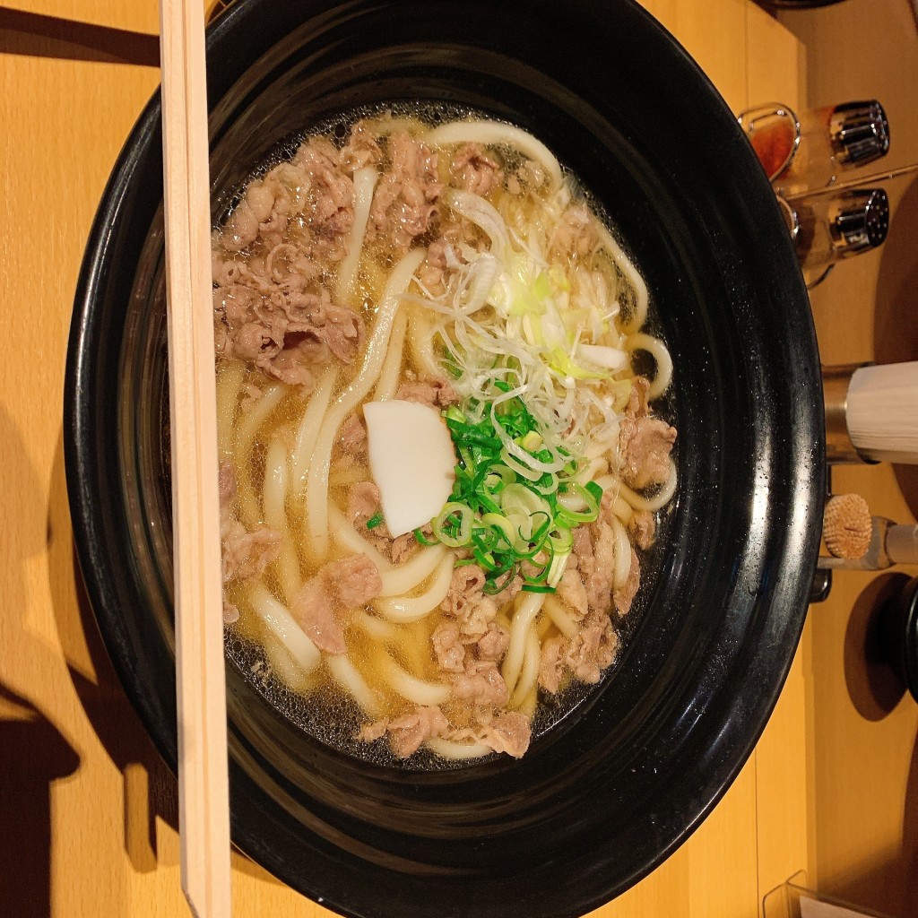 ユーザーが投稿した肉うどんの写真 - 実際訪問したユーザーが直接撮影して投稿した丸の内うどんTSURUTONTAN BIS TOKYOの写真