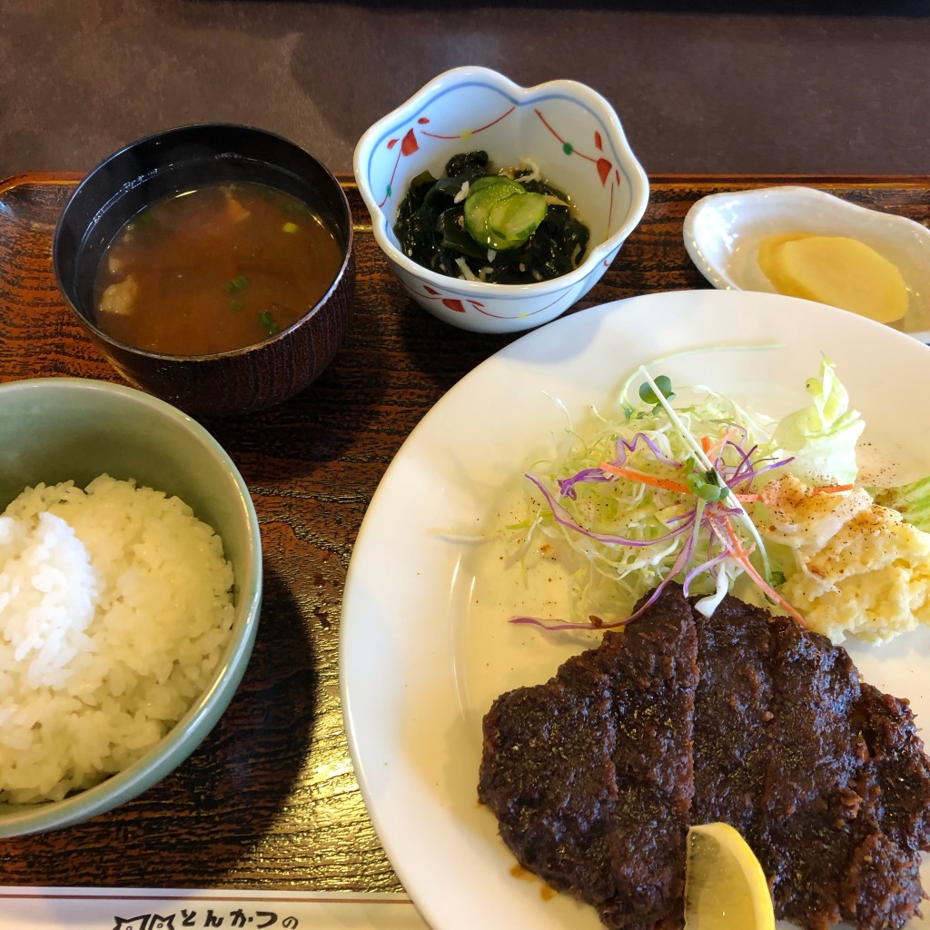 ユーザーが投稿した味噌とんかつ定食の写真 - 実際訪問したユーザーが直接撮影して投稿した弘栄とんかつとんかつの浜田の写真