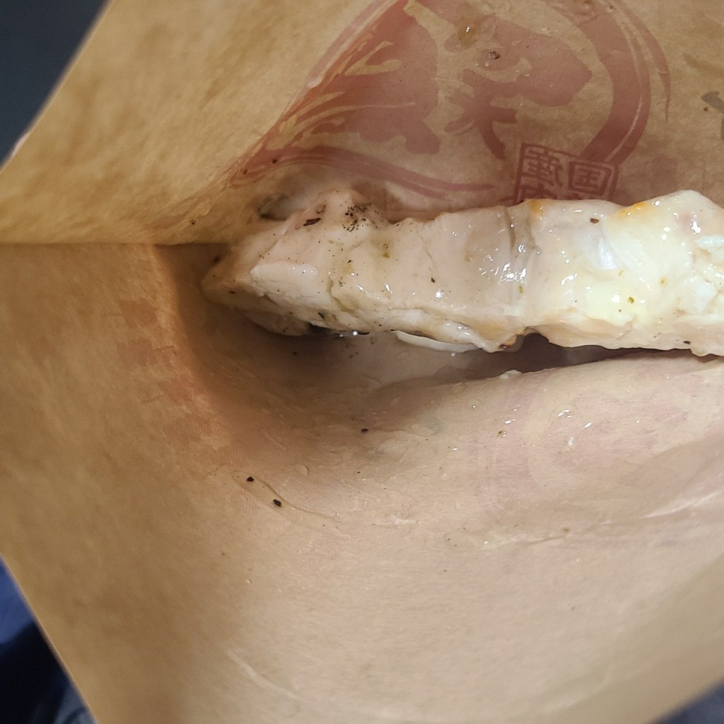 ユーザーが投稿したかぼすこしょうむね串の写真 - 実際訪問したユーザーが直接撮影して投稿した駅前本町鶏料理ハマケイ 川崎アゼリア店の写真