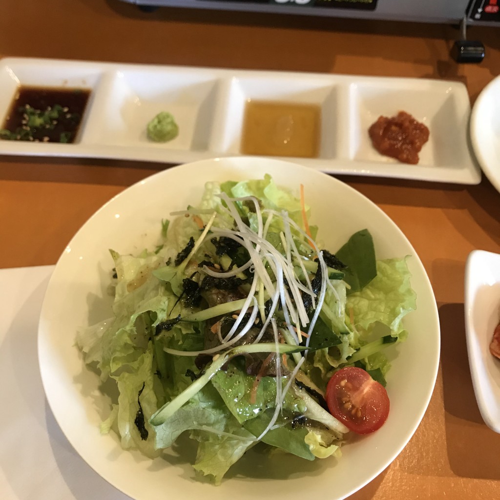 ユーザーが投稿したサラダセットLunchの写真 - 実際訪問したユーザーが直接撮影して投稿した清水新居韓国料理コリアンキッチン 3匹の子ぶたの写真