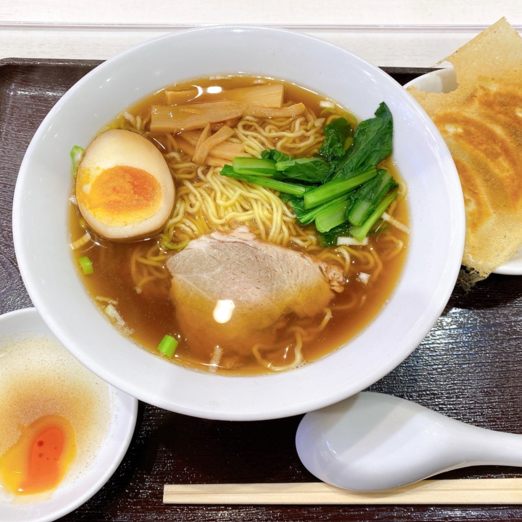 ユーザーが投稿した醤油ラーメン+餃子の写真 - 実際訪問したユーザーが直接撮影して投稿した本町餃子東方餃子坊 イトーヨーカドー小金井店の写真