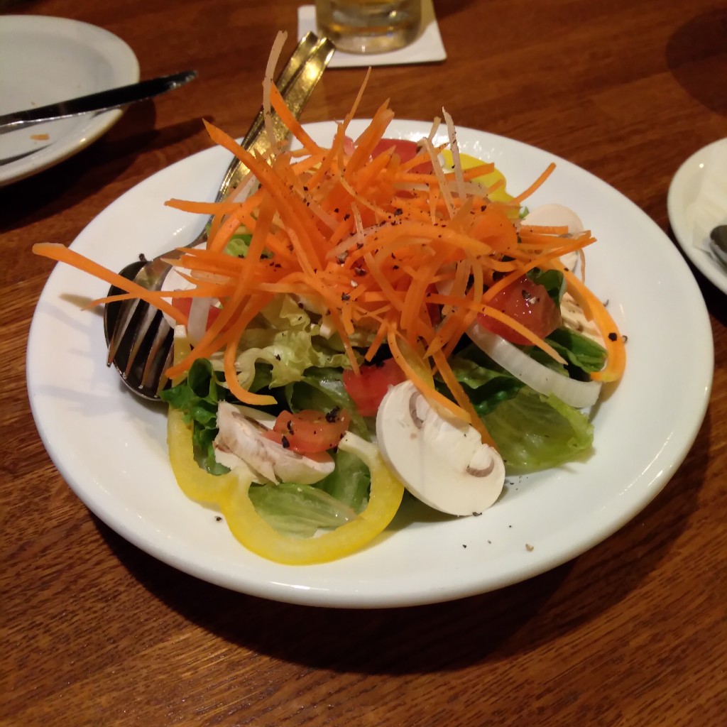 ユーザーが投稿したChef Salad 1/2の写真 - 実際訪問したユーザーが直接撮影して投稿した六本木洋食トニーローマ 六本木店の写真