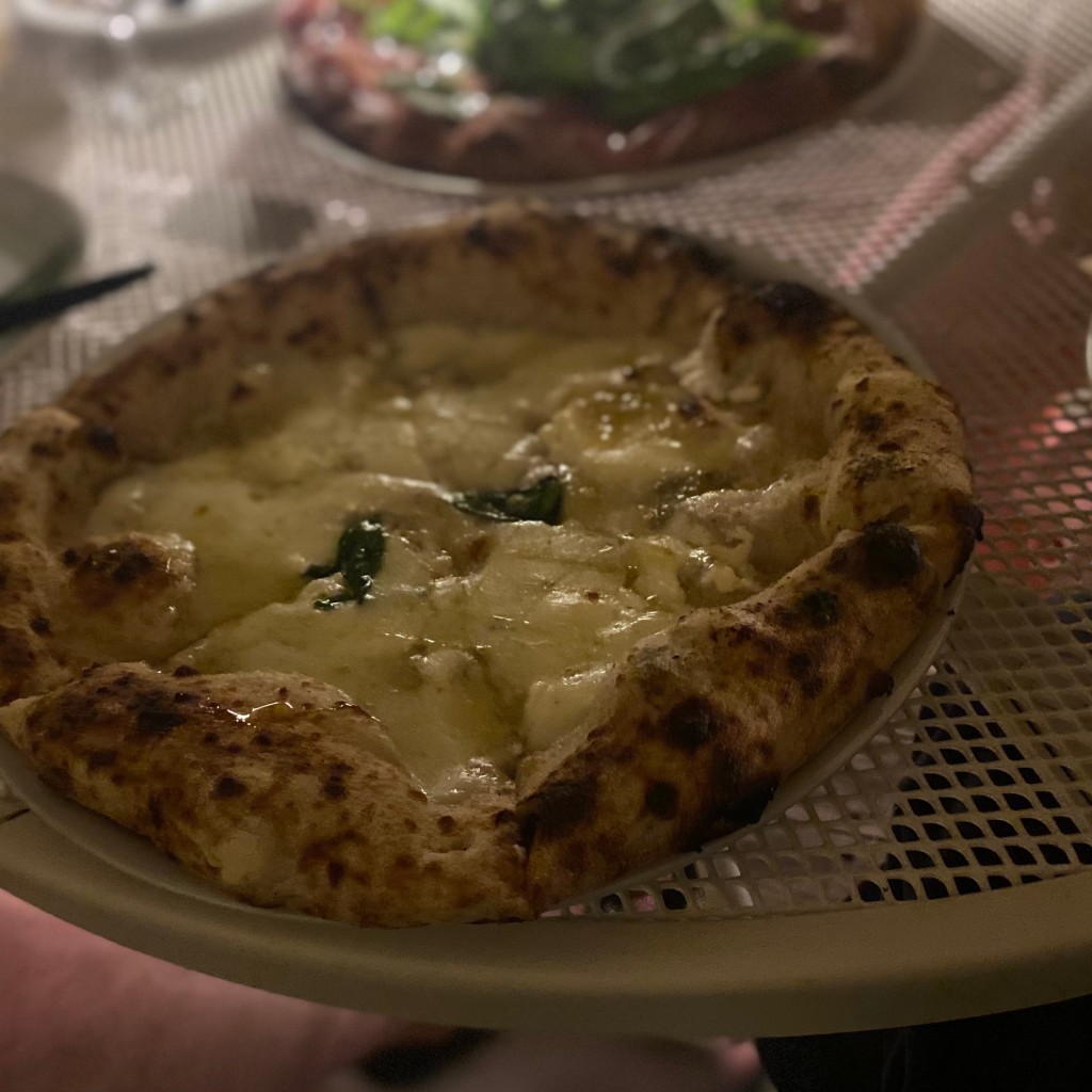 ユーザーが投稿したクアトロフォルマッジの写真 - 実際訪問したユーザーが直接撮影して投稿した南下浦町金田ピザCRIFF TERRACE Pizza&Barの写真
