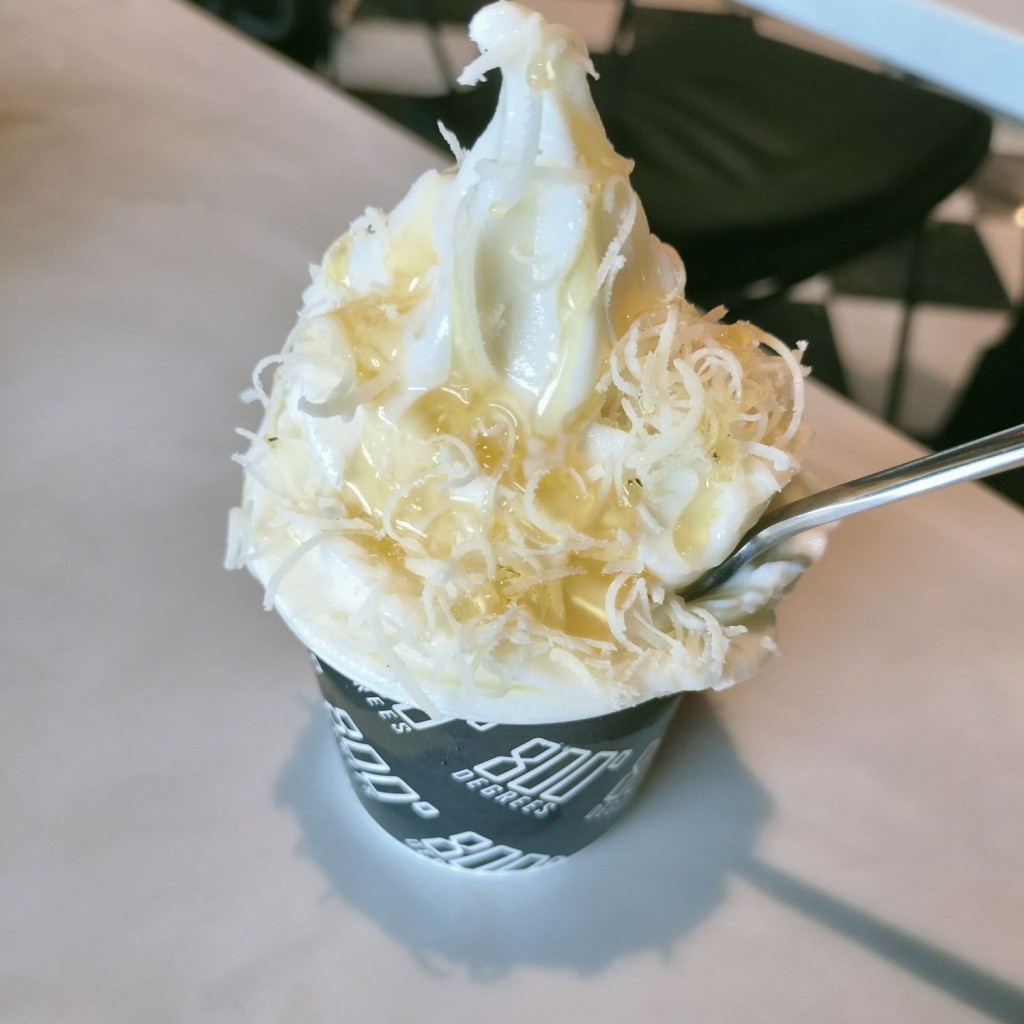 ユーザーが投稿したCITRUS HONEY FROMAGE BLANC SOFT SERVEの写真 - 実際訪問したユーザーが直接撮影して投稿した千駄ヶ谷ピザ800°DEGREES NEAPOLITAN PIZZERIA 日本1号店の写真