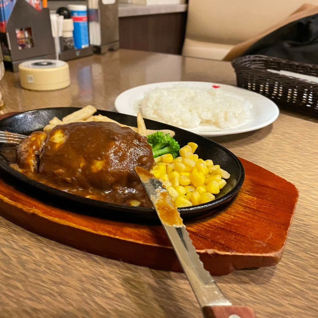 ユーザーが投稿したH180_キングハンバーグの写真 - 実際訪問したユーザーが直接撮影して投稿した神田須田町定食屋肉の万世本店4階WAGYUの写真
