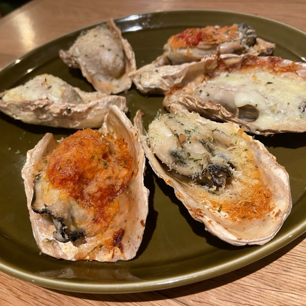 ユーザーが投稿した焼牡蠣3種盛りの写真 - 実際訪問したユーザーが直接撮影して投稿した浜松町クラフトビール浜松町キッチンの写真