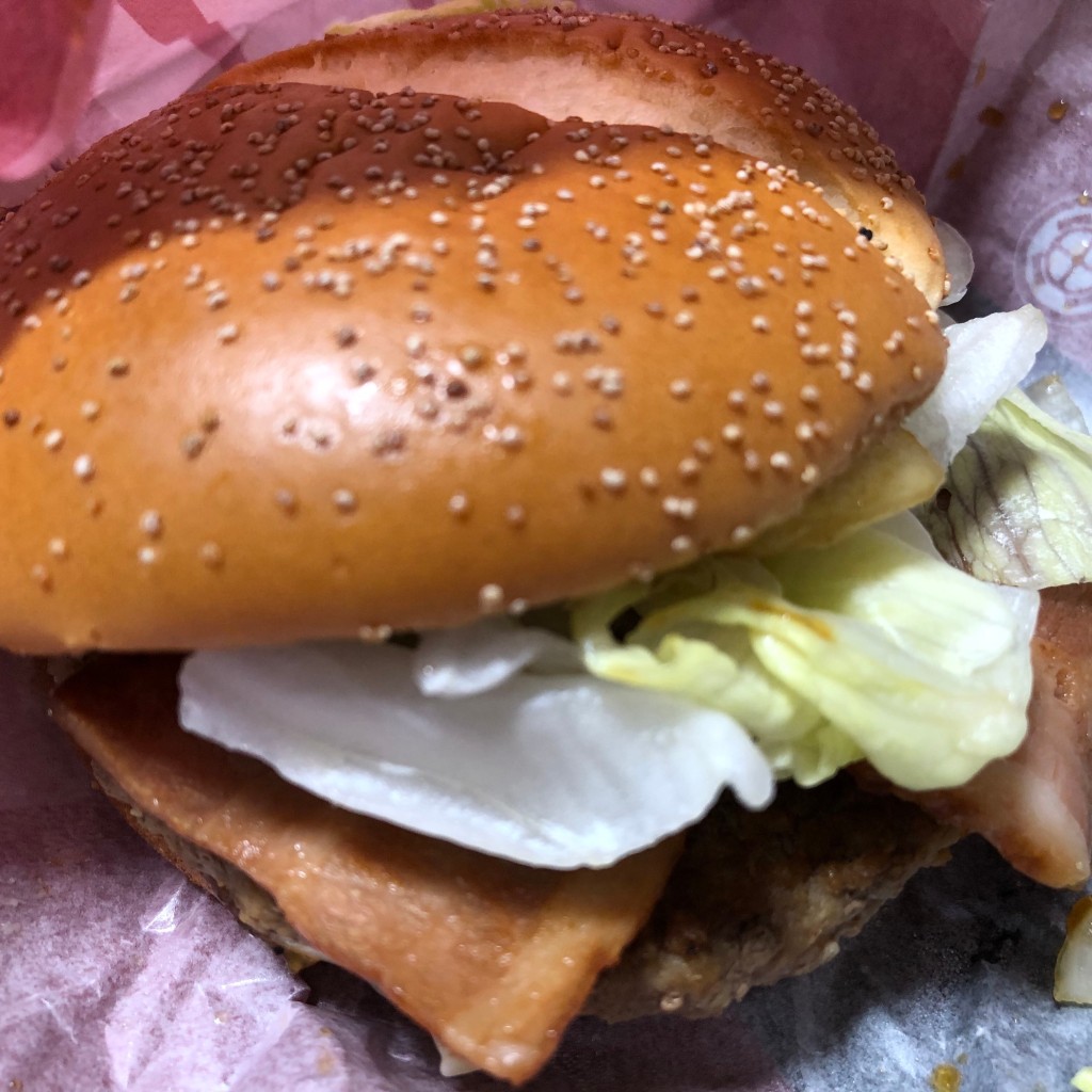 ユーザーが投稿した炙り醤油風 ベーコントマト肉厚ビーフの写真 - 実際訪問したユーザーが直接撮影して投稿した竹の塚ファーストフードマクドナルド 竹の塚駅前店の写真