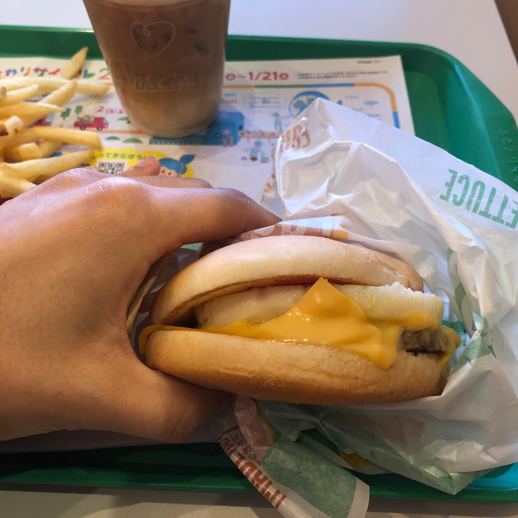 ユーザーが投稿したエッグチーズバーガーセットの写真 - 実際訪問したユーザーが直接撮影して投稿した真美ヶ丘ファーストフードマクドナルド エコールマミ店の写真