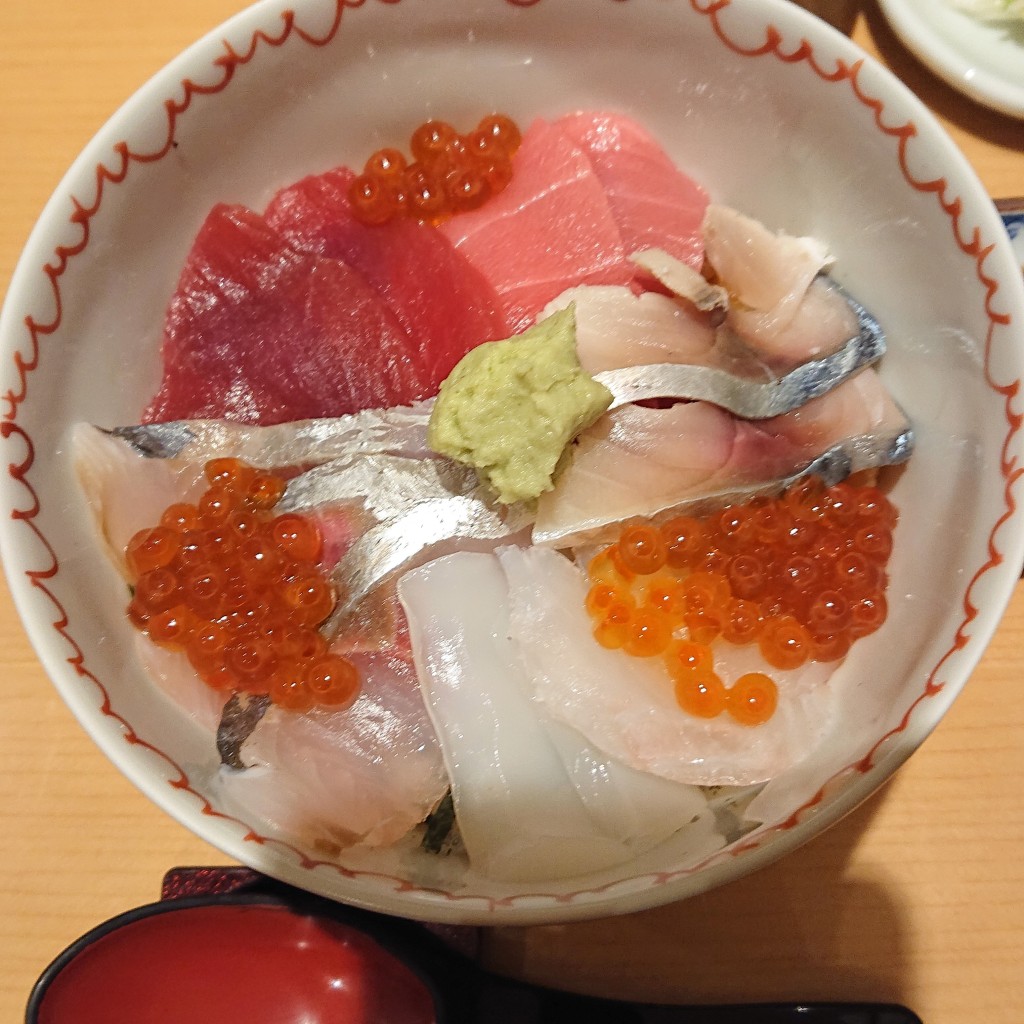 ユーザーが投稿した海鮮丼の写真 - 実際訪問したユーザーが直接撮影して投稿した紀尾井町おでん万ん卯の写真