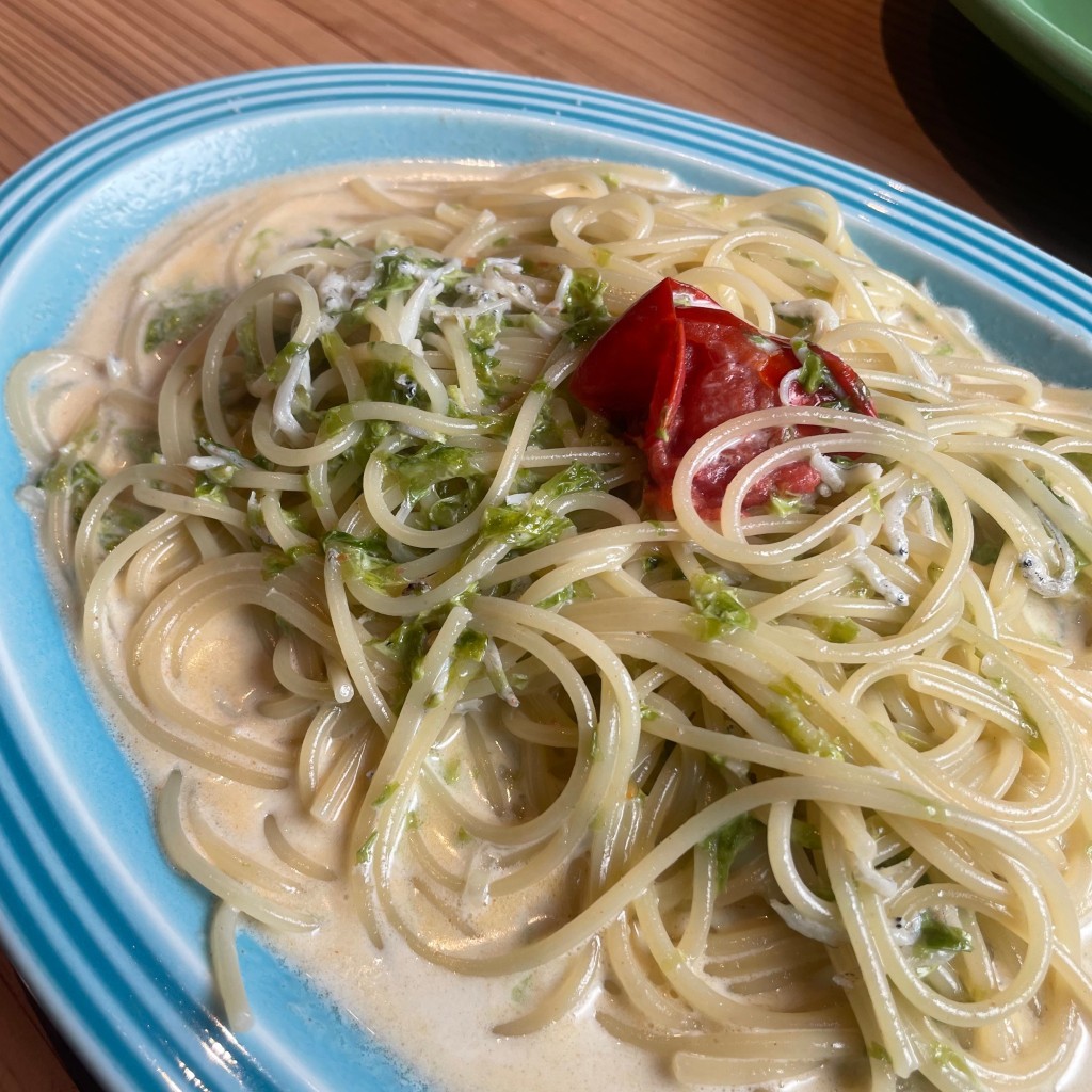 ユーザーが投稿した山利のしらすと生のりの少し辛めのクリームソースパスタの写真 - 実際訪問したユーザーが直接撮影して投稿した下今泉イタリアンTottyの写真