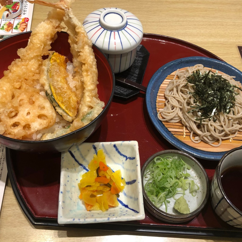 ユーザーが投稿した大海老天丼ランチの写真 - 実際訪問したユーザーが直接撮影して投稿した境松和食 / 日本料理和食麺処サガミ 有松店の写真