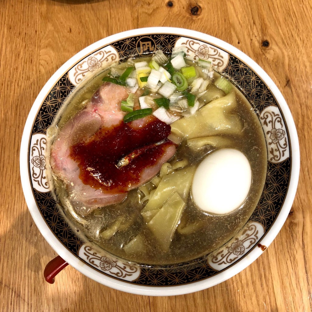 ninmariさんが投稿した西新宿ラーメン / つけ麺のお店すごい煮干ラーメン凪西新宿7丁目店/スゴイニボシラーメンナギ ニシシンジュクナナチョウメテンの写真