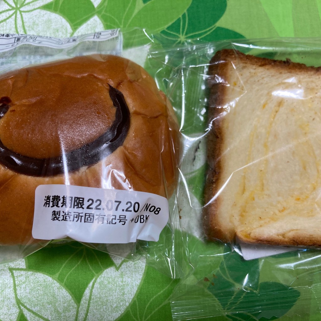ユーザーが投稿した菓子パンセットの写真 - 実際訪問したユーザーが直接撮影して投稿した精華台ベーカリーオリエンタルベーカリー 京都工場販売店の写真