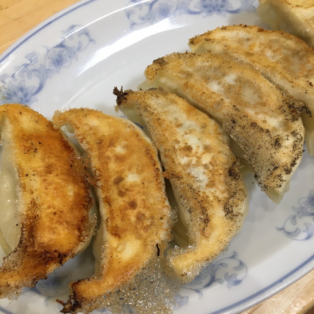 ユーザーが投稿した焼餃子とライスの写真 - 実際訪問したユーザーが直接撮影して投稿した本町餃子陳餃子亭の写真