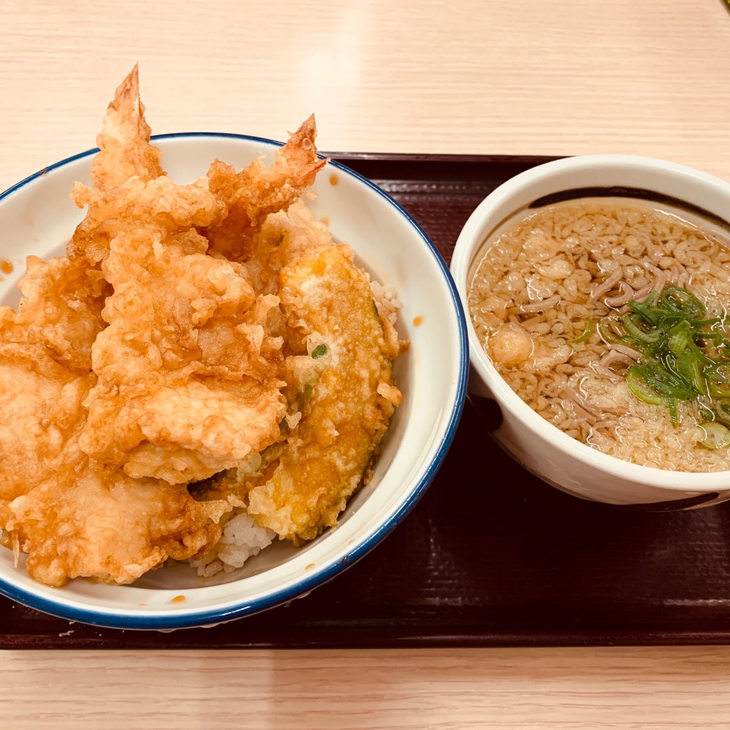 ユーザーが投稿した海老と鶏の天丼 温そばの写真 - 実際訪問したユーザーが直接撮影して投稿した万代丼もの天丼・天ぷら本舗 さん天 あべの万代店の写真