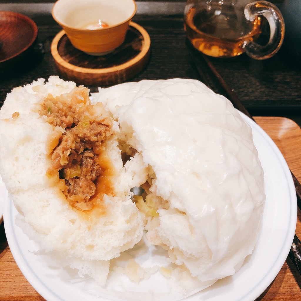 ユーザーが投稿した[黒]]特大肉まん醤油の写真 - 実際訪問したユーザーが直接撮影して投稿した西早稲田カフェ甘露の写真