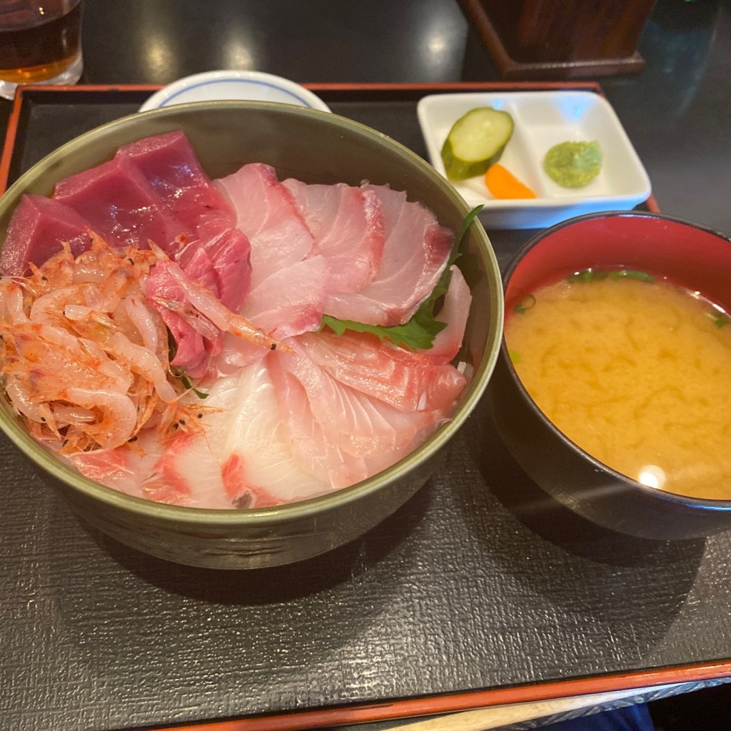 ユーザーが投稿した5食丼の写真 - 実際訪問したユーザーが直接撮影して投稿した島崎町魚介 / 海鮮料理丼兵衛の写真