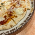 バッファローモッツアレラのピザ - 実際訪問したユーザーが直接撮影して投稿した大和田イタリアンサイゼリヤ フェアモール福井店の写真のメニュー情報