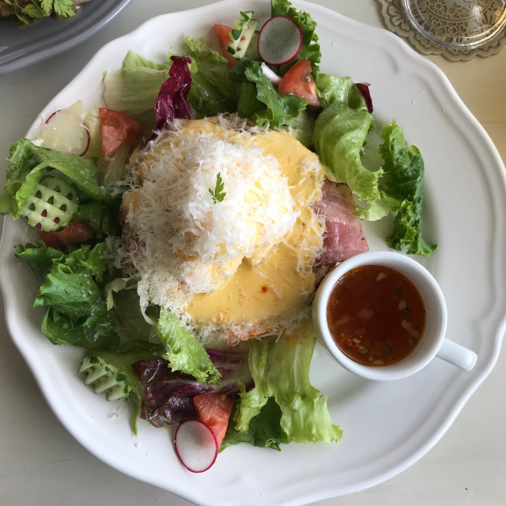 ユーザーが投稿したエッグベネディクトのパンケーキの写真 - 実際訪問したユーザーが直接撮影して投稿した平柳町カフェcafe No3の写真
