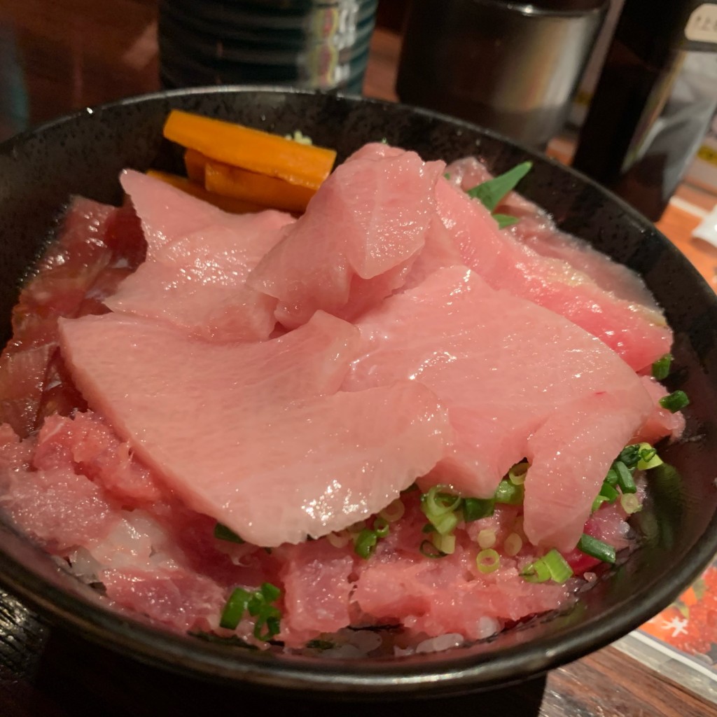 ユーザーが投稿した本鮪丼 全部のせの写真 - 実際訪問したユーザーが直接撮影して投稿した築地居酒屋板前DINING 斬の写真