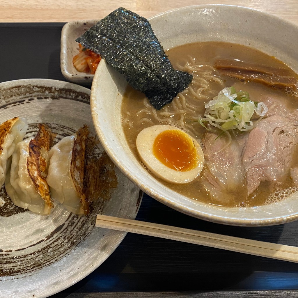 おうぇいさんさんが投稿した鶴舞ラーメン専門店のお店らーめん 三吉/ラーメン サンキチの写真