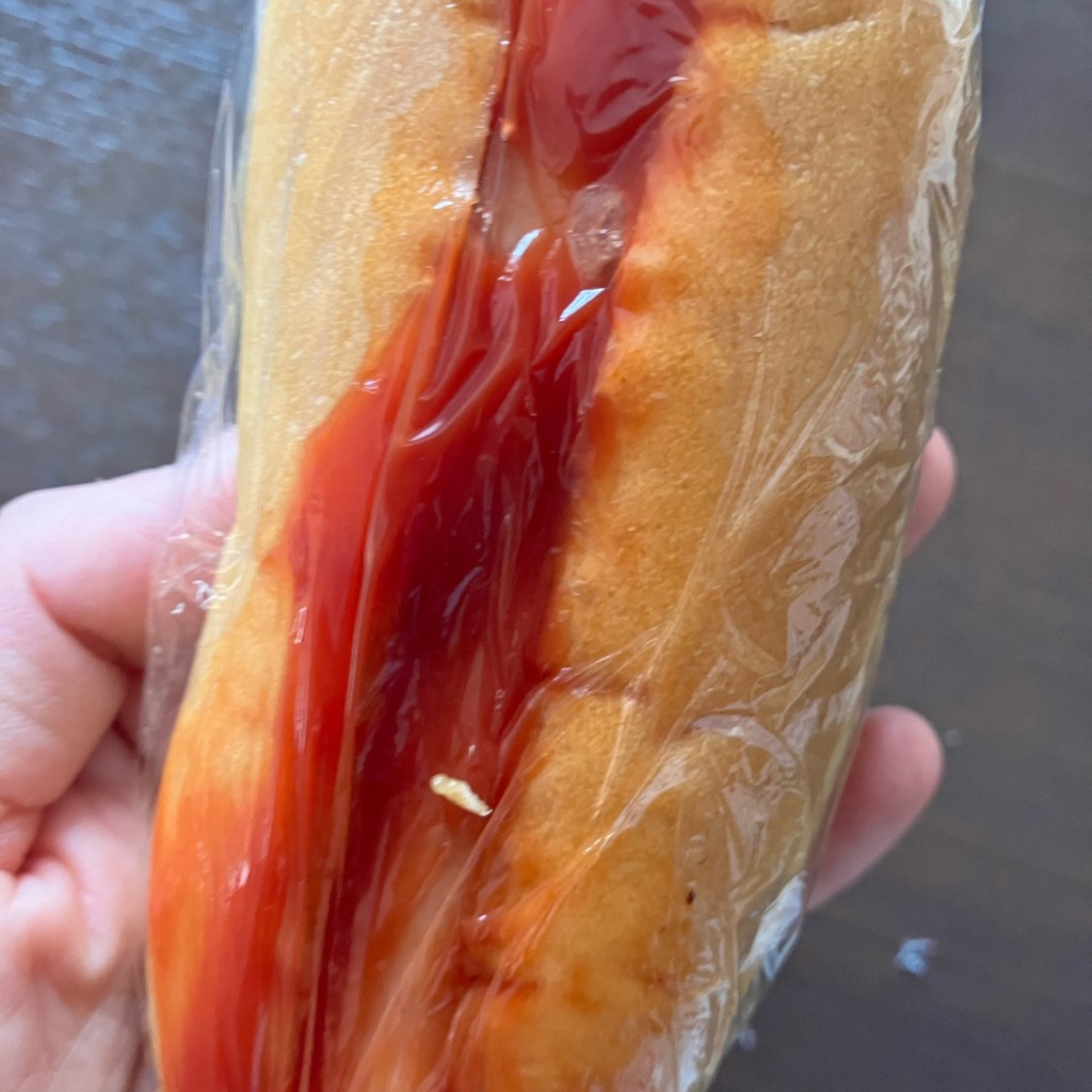 ユーザーが投稿したシンプルホットドッグの写真 - 実際訪問したユーザーが直接撮影して投稿した西平井ベーカリー石窯パン工房サフラン 丘の上店の写真