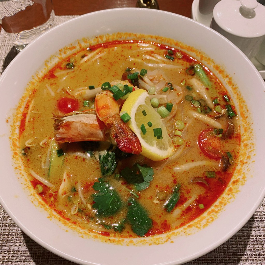 ユーザーが投稿したトムヤムクンラーメンの写真 - 実際訪問したユーザーが直接撮影して投稿した下目黒タイ料理バンコク オリエンタルの写真