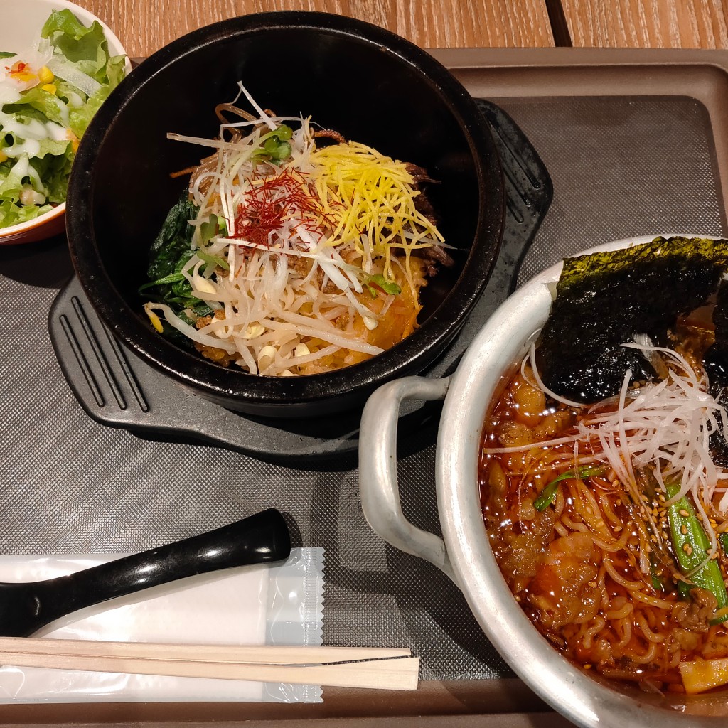 ユーザーが投稿したLunchカルビラーメン&石焼ビビンバの写真 - 実際訪問したユーザーが直接撮影して投稿した上野フードコートGOO FOOD HALL 上野マルイ店の写真