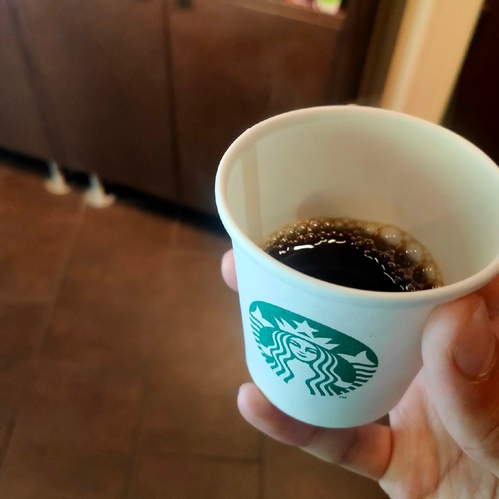 ユーザーが投稿したコーヒーの写真 - 実際訪問したユーザーが直接撮影して投稿した日本橋本町カフェスターバックスコーヒー 日本橋本町店の写真