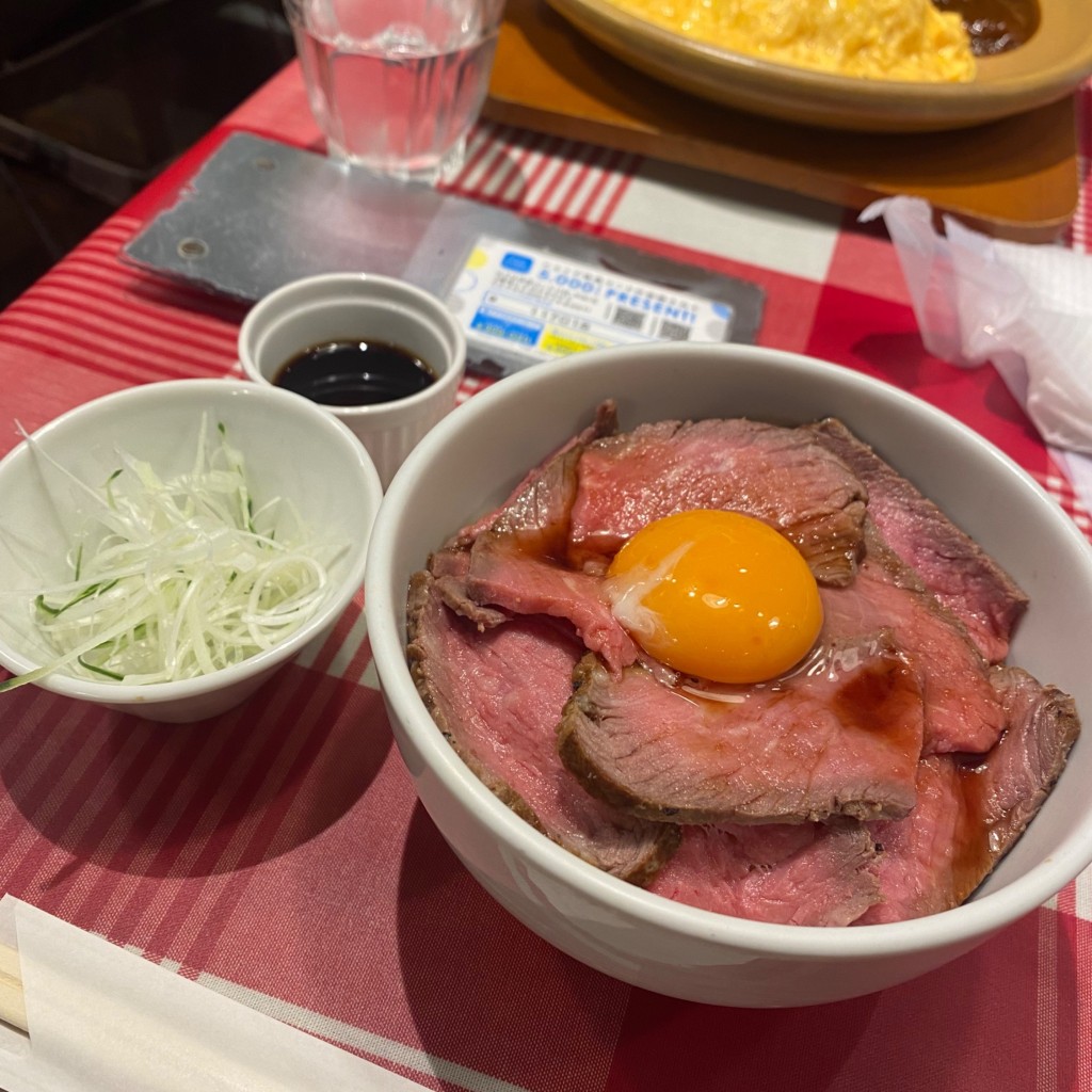 ユーザーが投稿したローストビーフ丼の写真 - 実際訪問したユーザーが直接撮影して投稿した新宿洋食THE STATION GRILL ルミネエスト新宿店の写真