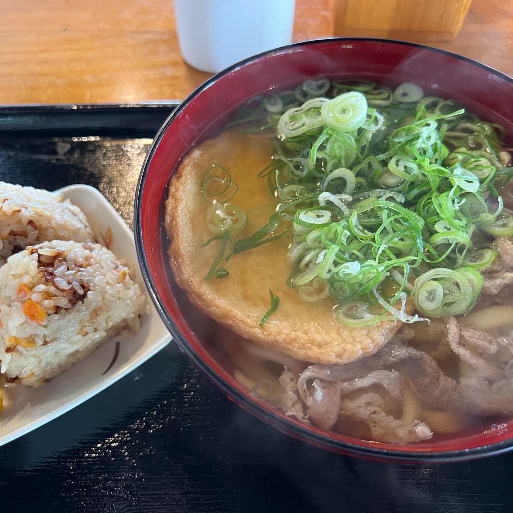 ユーザーが投稿した肉うどん天ぷらトッピングの写真 - 実際訪問したユーザーが直接撮影して投稿した錦町うどん小麦冶 大野城店の写真