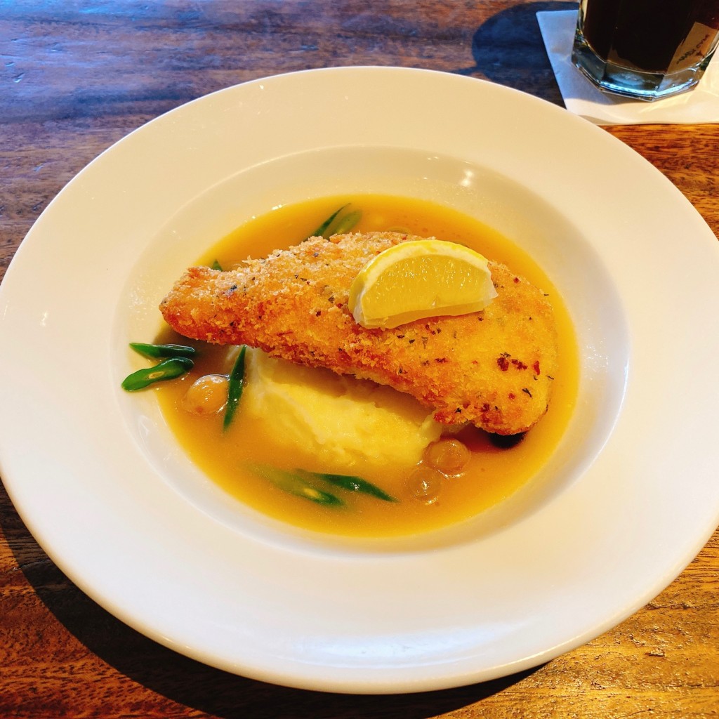 ユーザーが投稿した旬魚の香草パン粉焼きの写真 - 実際訪問したユーザーが直接撮影して投稿した南麻布カフェBONDI CAFEの写真