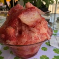 イチゴの果実丸ごとかき氷 - 実際訪問したユーザーが直接撮影して投稿した上町カフェいちごカフェの写真のメニュー情報