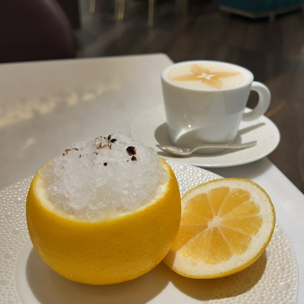 わたかつさんが投稿した銀座カフェのお店LE CAFE V 銀座並木通り店/ル カフェ ヴィー ギンザナミキドオリテンの写真