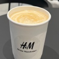 Cafe latte (TA) - 実際訪問したユーザーが直接撮影して投稿した銀座カフェH&M Coffee Shop 銀座並木通り店の写真のメニュー情報