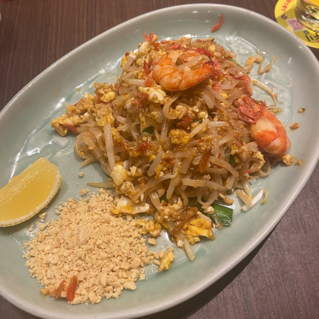 ユーザーが投稿したLunch パッタイの写真 - 実際訪問したユーザーが直接撮影して投稿した新橋タイ料理タイの食卓 オールドタイランド 新橋店の写真