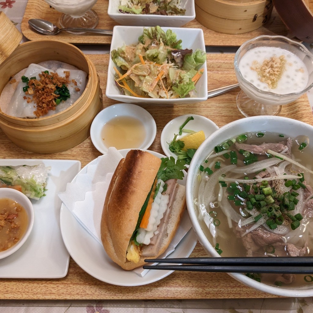 ユーザーが投稿したバインミーとフォーセットの写真 - 実際訪問したユーザーが直接撮影して投稿した桜木町ベトナム料理ジャスミンパレス そごう大宮店の写真