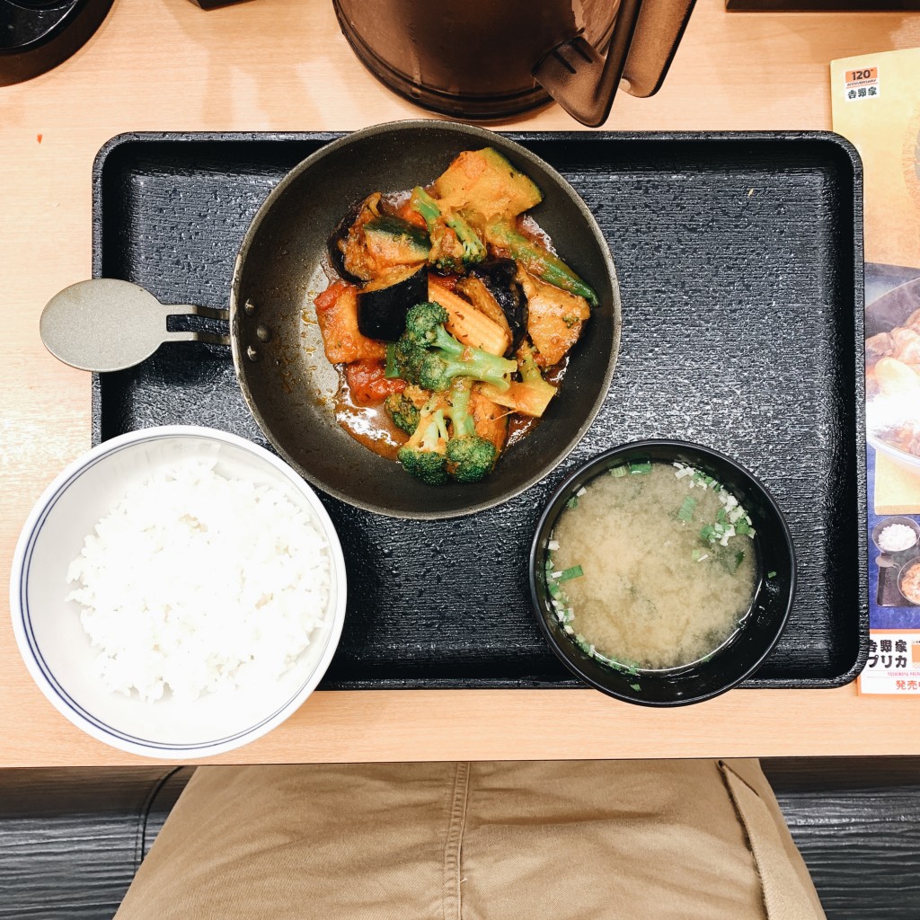ユーザーが投稿したベジ定食の写真 - 実際訪問したユーザーが直接撮影して投稿した日吉町牛丼吉野家 所沢駅前店の写真