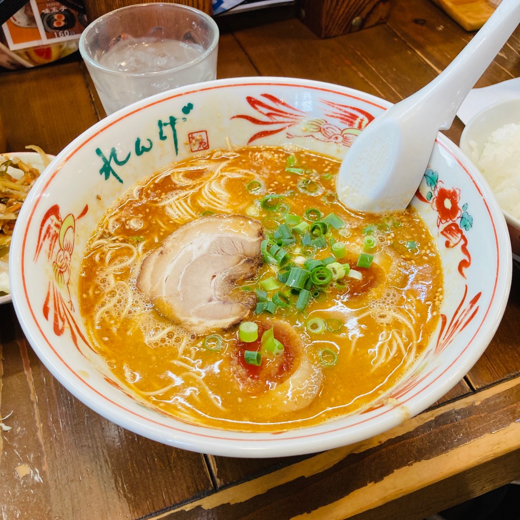 ユーザーが投稿した坦々ラーメン味玉トッピングの写真 - 実際訪問したユーザーが直接撮影して投稿した日の出ラーメン / つけ麺れんげの写真