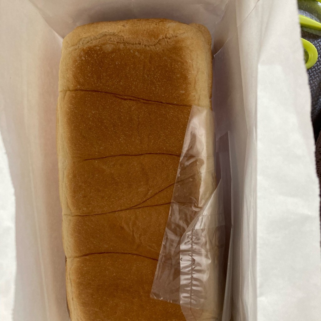 ユーザーが投稿したプルマン食パンの写真 - 実際訪問したユーザーが直接撮影して投稿した西宮の沢五条ベーカリーベーカリー グランシャリオ ラルズストア 宮の沢店の写真