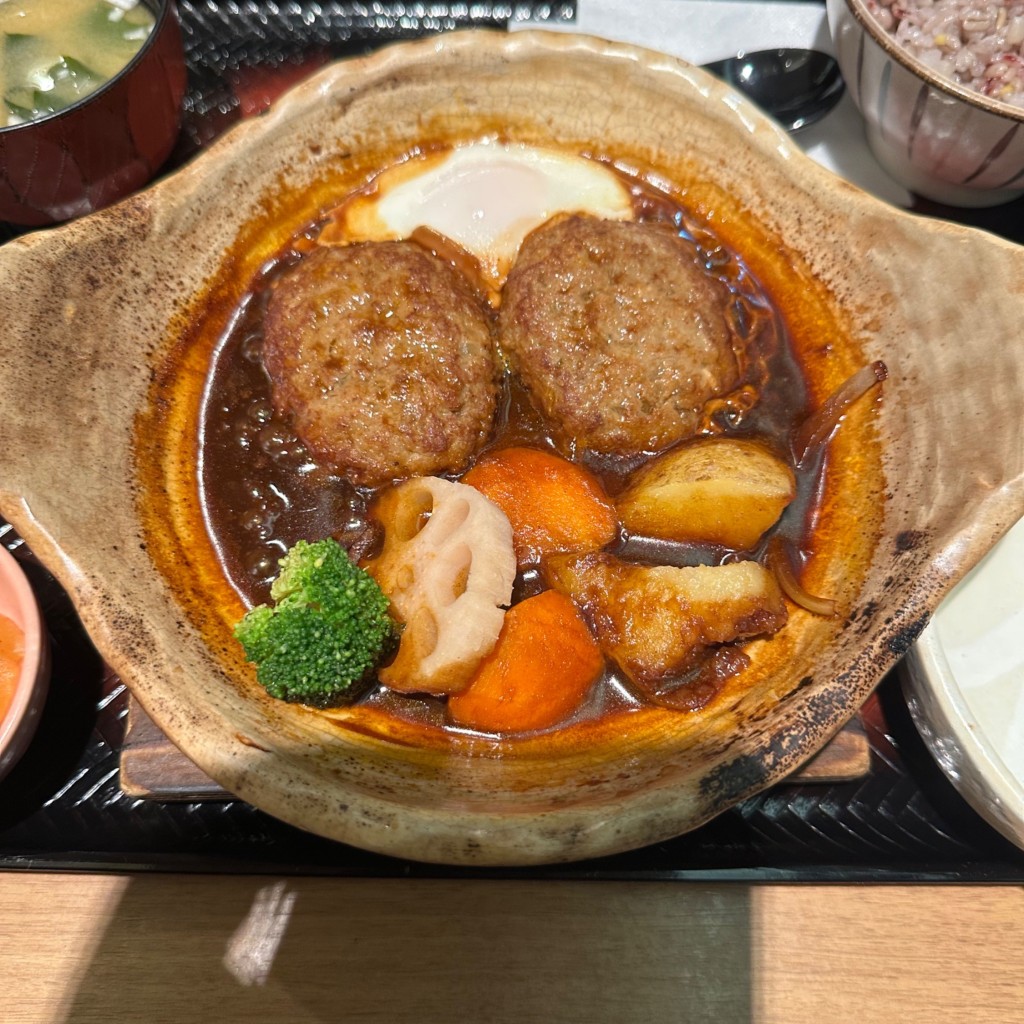 ユーザーが投稿した[定食]デミ味噌煮込みハンバーグの写真 - 実際訪問したユーザーが直接撮影して投稿した新横浜定食屋大戸屋 新横浜駅前店の写真