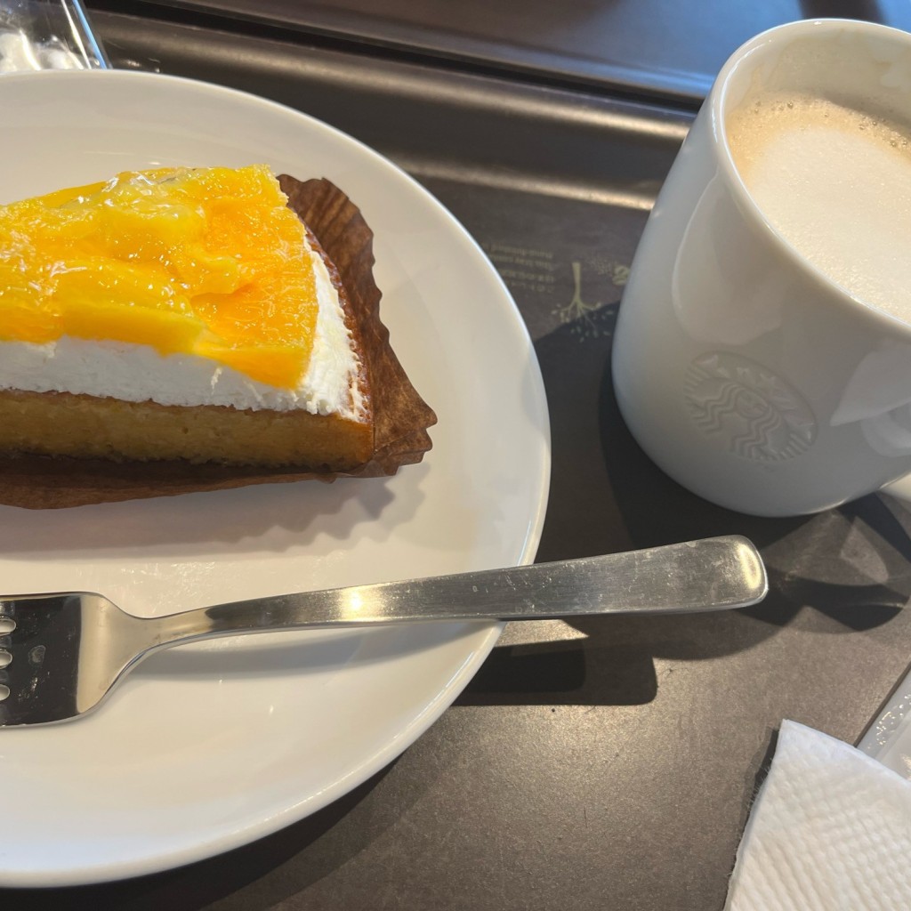 ユーザーが投稿したオレンジ&マンゴーのケーキの写真 - 実際訪問したユーザーが直接撮影して投稿した栄町カフェスターバックスコーヒー 阪急池田駅店の写真