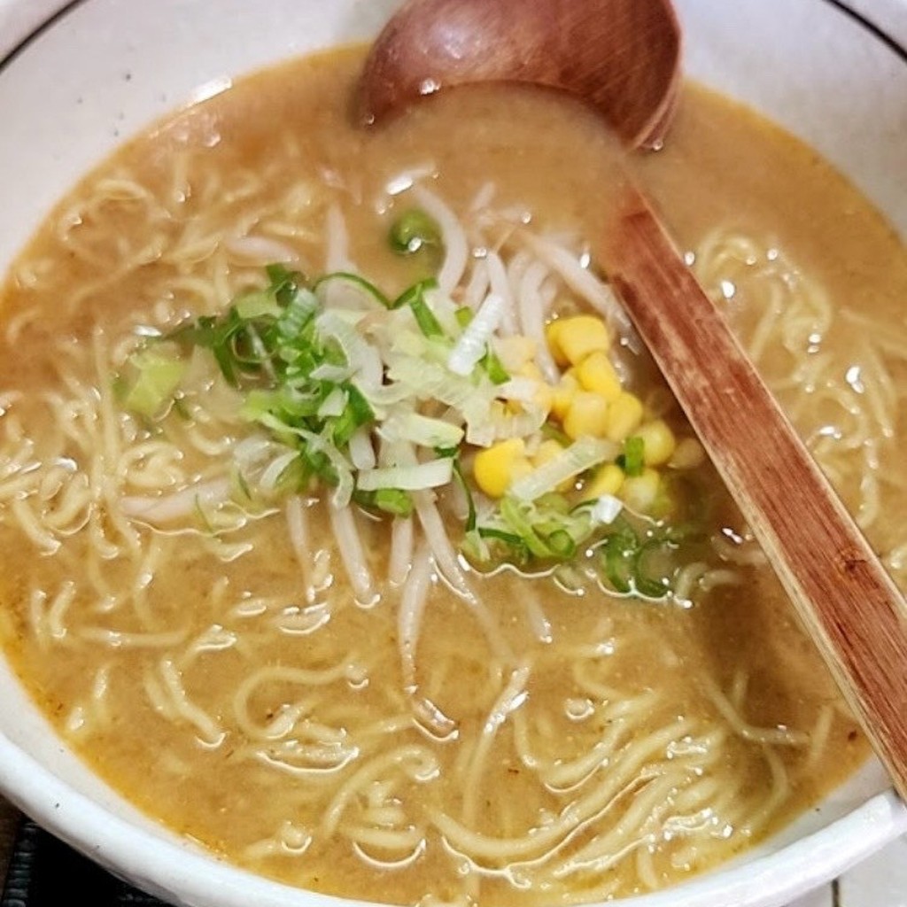 ユーザーが投稿したとんこつラーメンの写真 - 実際訪問したユーザーが直接撮影して投稿した西九条菅田町ラーメン / つけ麺らーめんぐっさんの写真