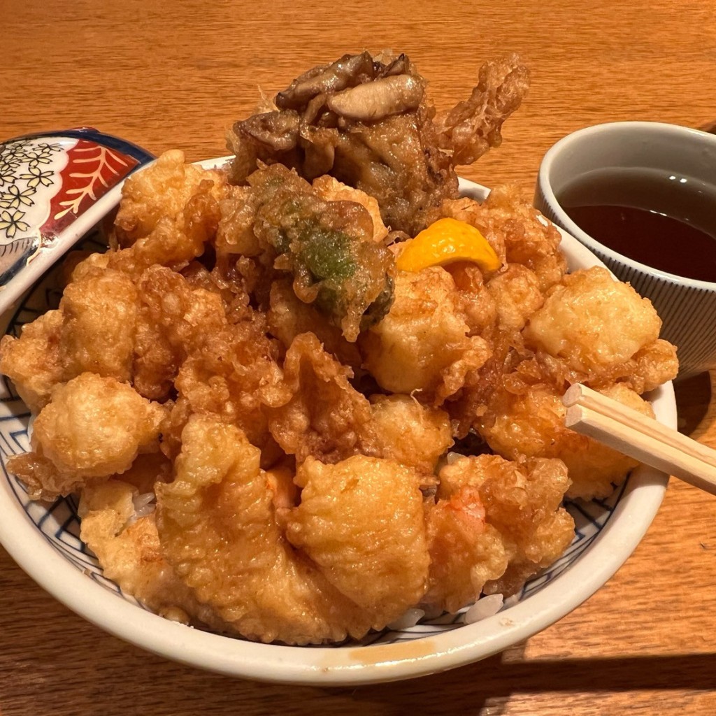 ユーザーが投稿した天ばら丼 味噌椀セットの写真 - 実際訪問したユーザーが直接撮影して投稿した赤坂天丼天丼 金子屋 赤坂店の写真