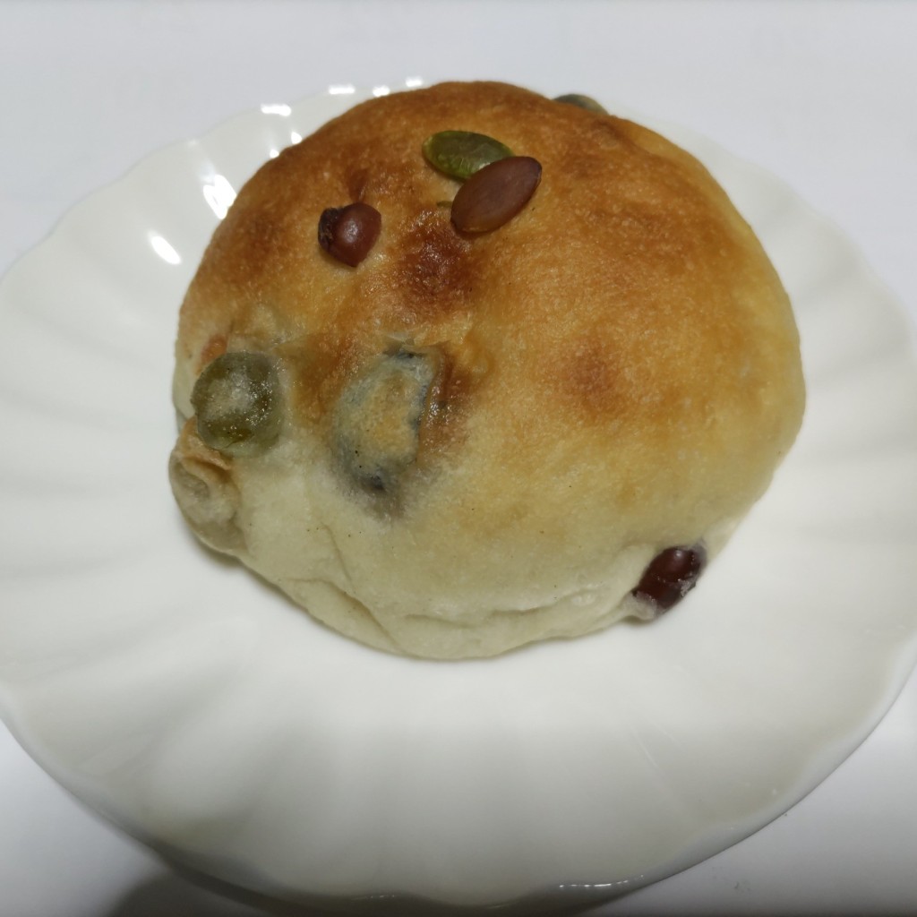 ユーザーが投稿した豆パンの写真 - 実際訪問したユーザーが直接撮影して投稿した有松ベーカリーダーシェンカ・蔵 名古屋・有松店の写真